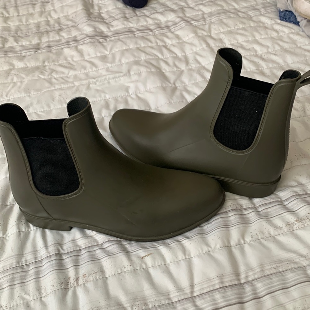 Olive Green Chelsea Rainboots